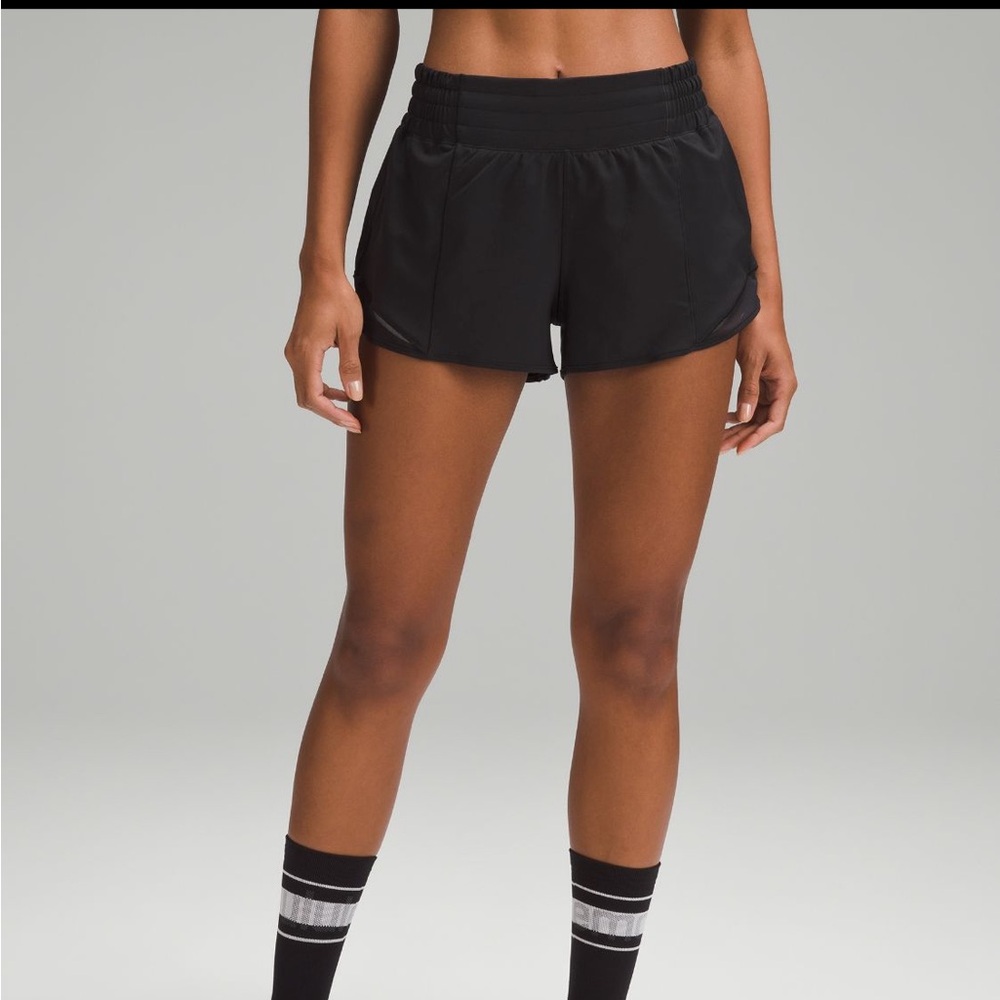 Like New Lululemon Hotty Hot Lined Shorts in Black, Size 10.